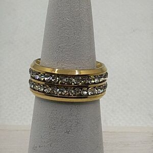 Brand New!! Size 8 stainless steel double row zircon stone ring